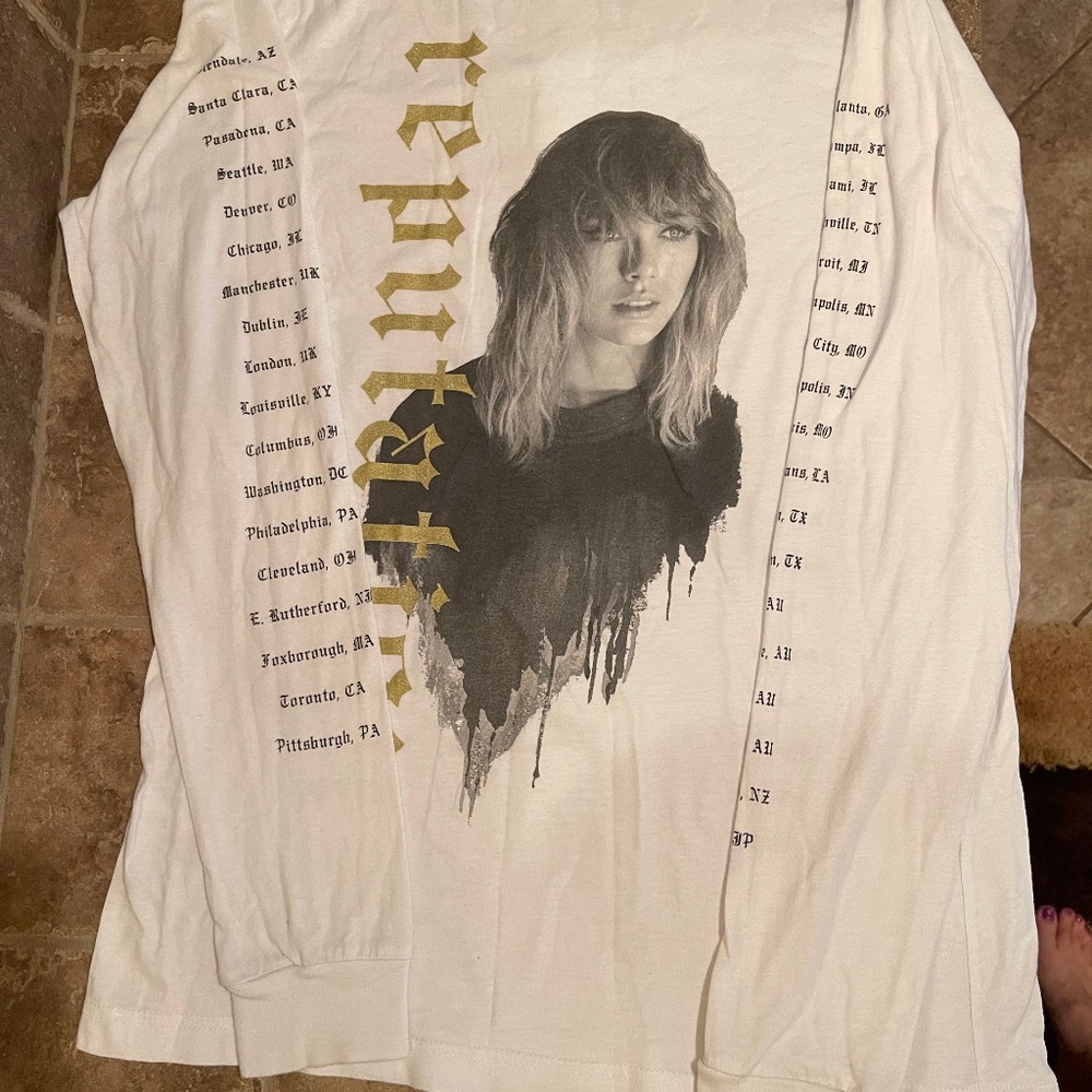 Taylor Swift reputation concert tour Long t-shirt M